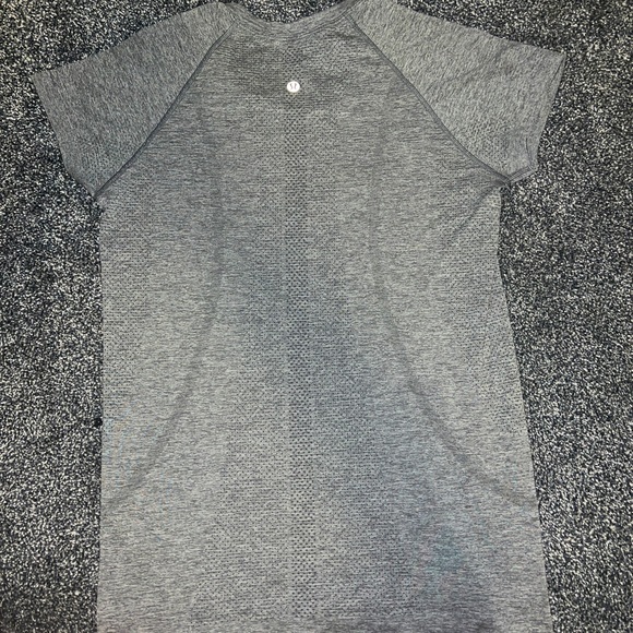 Lululemon Swiftly Tech Gray size 8 - Picture 1 of 4